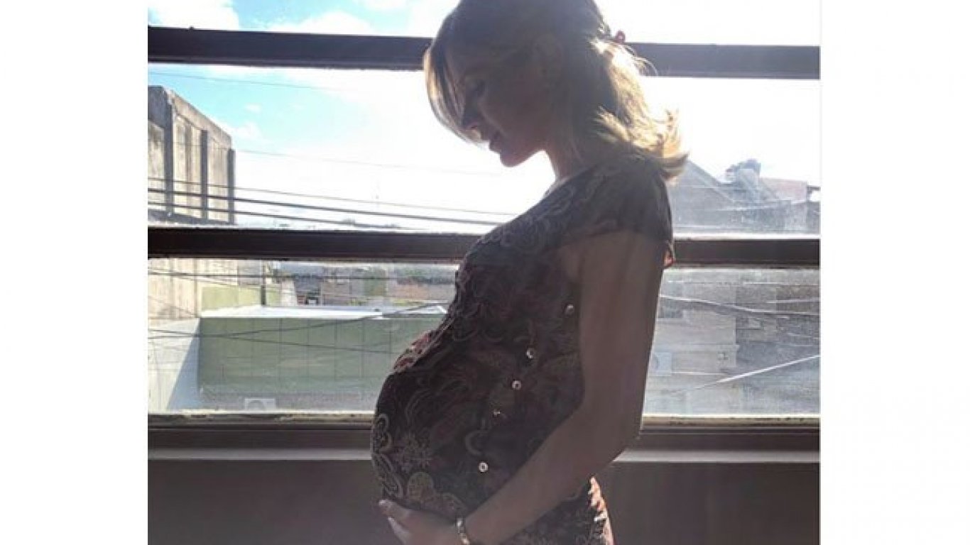 El motivo por el cual Laurita Fernández anunciaría su embarazo el viernes 18