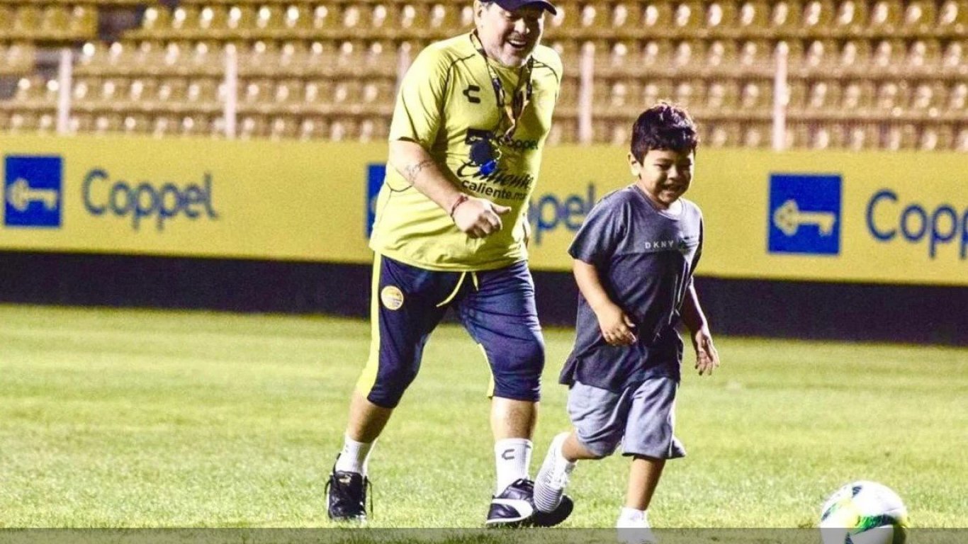 Así fue el debut de Dieguito Fernando como jugador de fútbol 