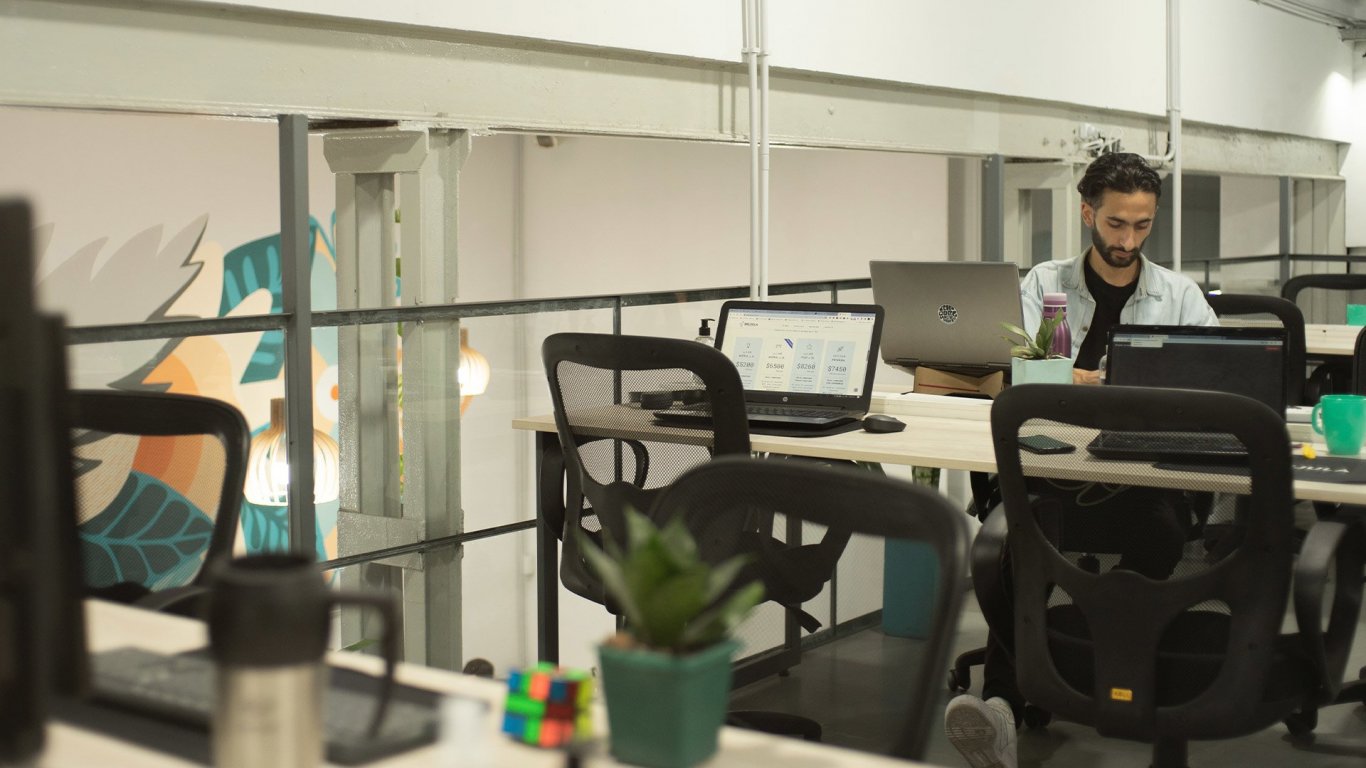 Brújula Coworking abrió su propia bolsa de trabajo