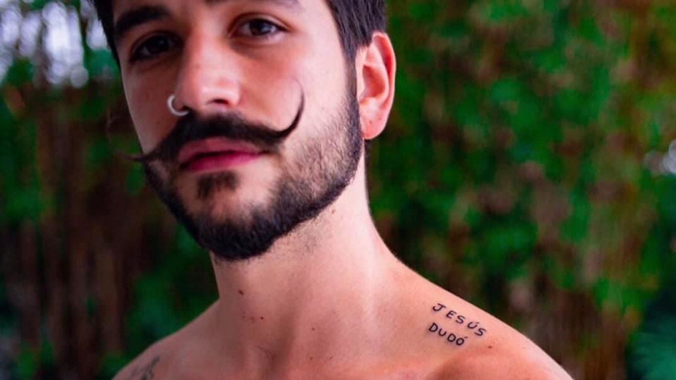 Camilo mostró 1x1 sus tatuajes y contó qué significan 