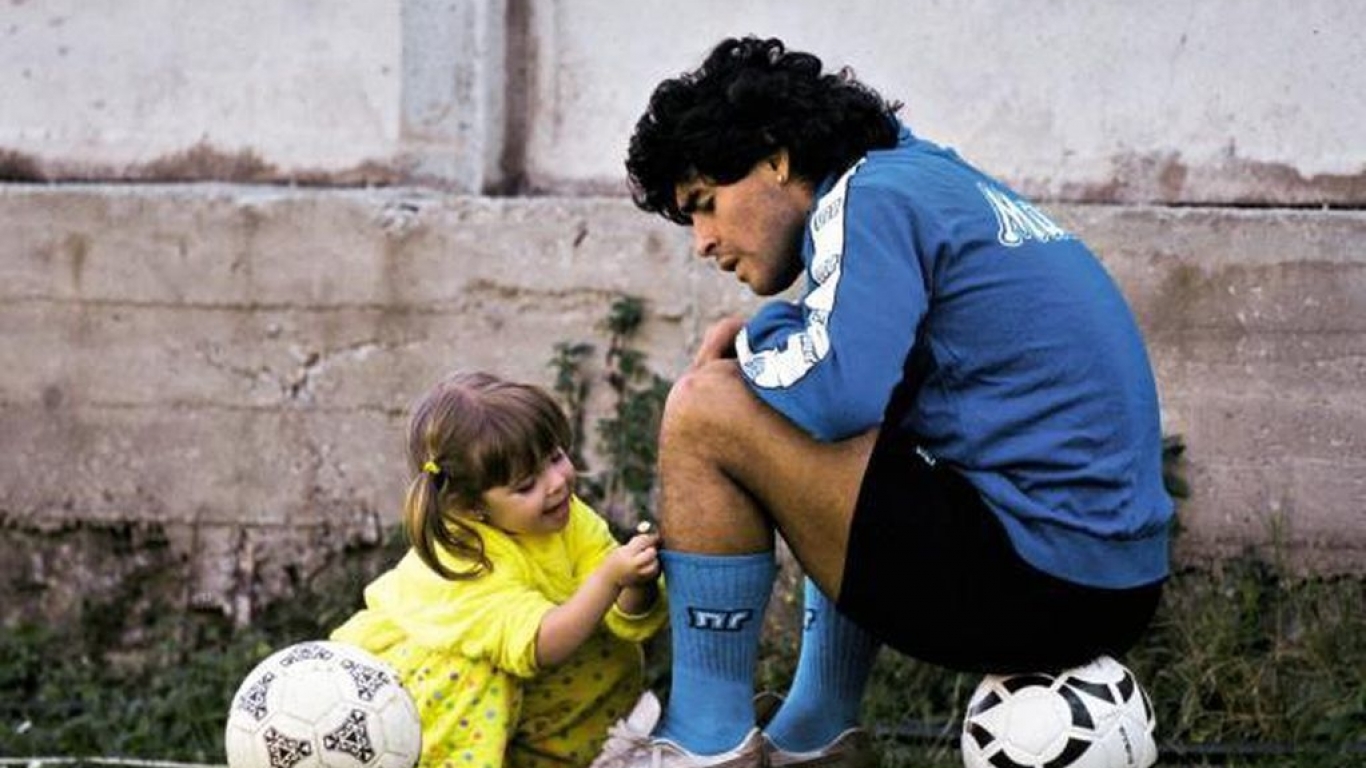 Dalma Maradona reveló las señales que recibe de su papá 