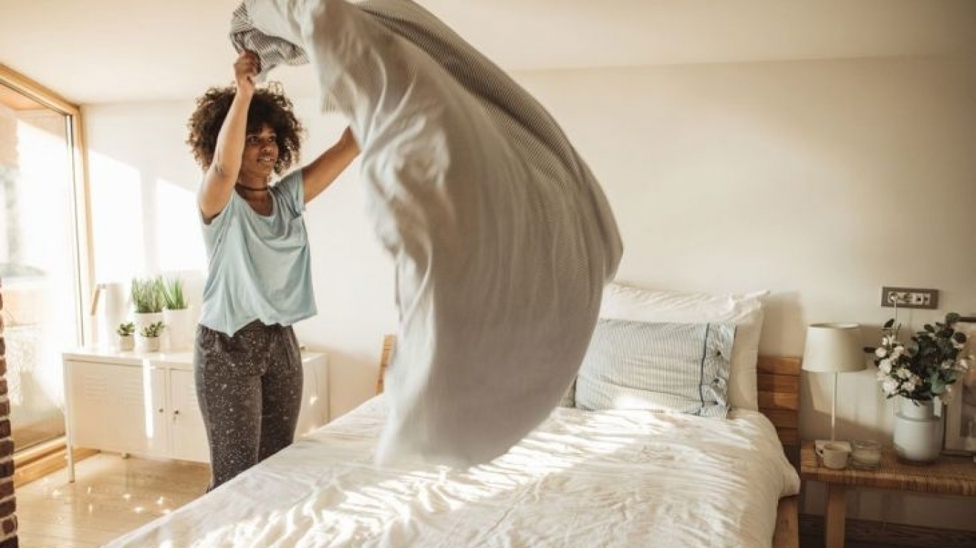 ¿Cada cuánto hay que cambiar las sábanas para conservar una buena energía? 