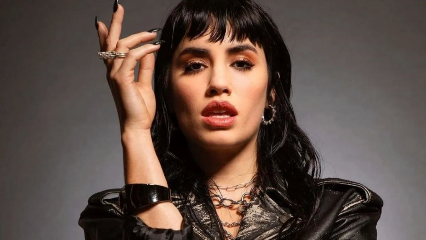 Se filtraron fotos de la mega mansión de Lali en Buenos Aires y el vecino famoso que tiene 