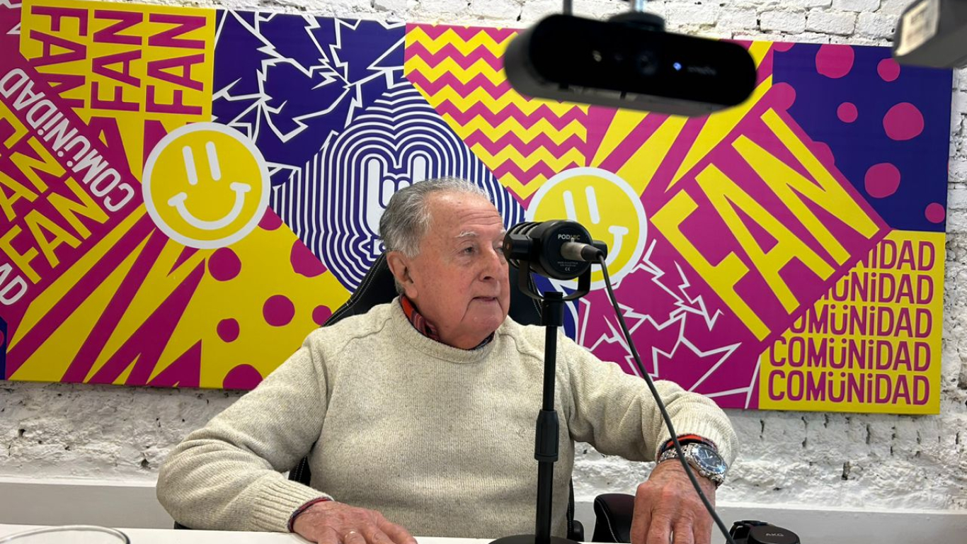 ROBERTO PAZ EN COMUNIDAD FAN