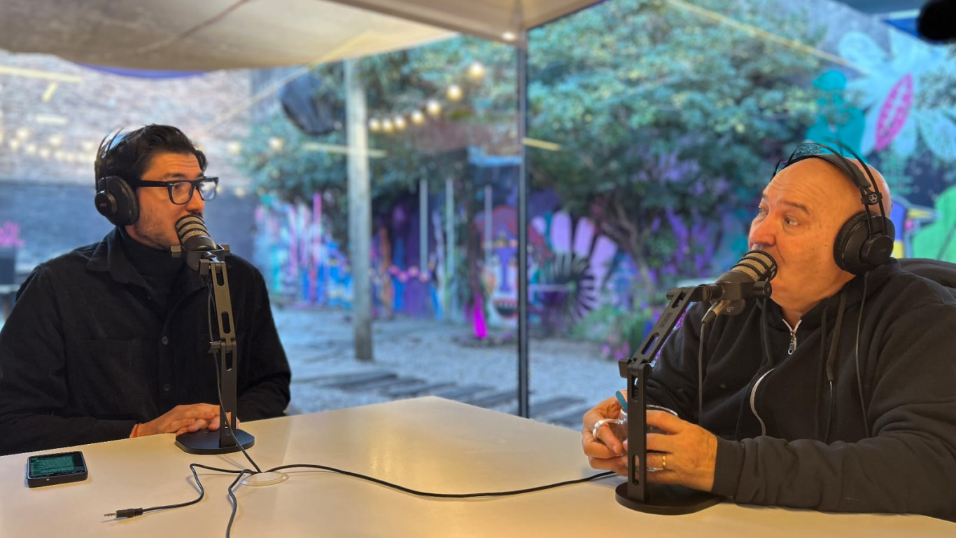 Larry de Clay presenta Cyrano