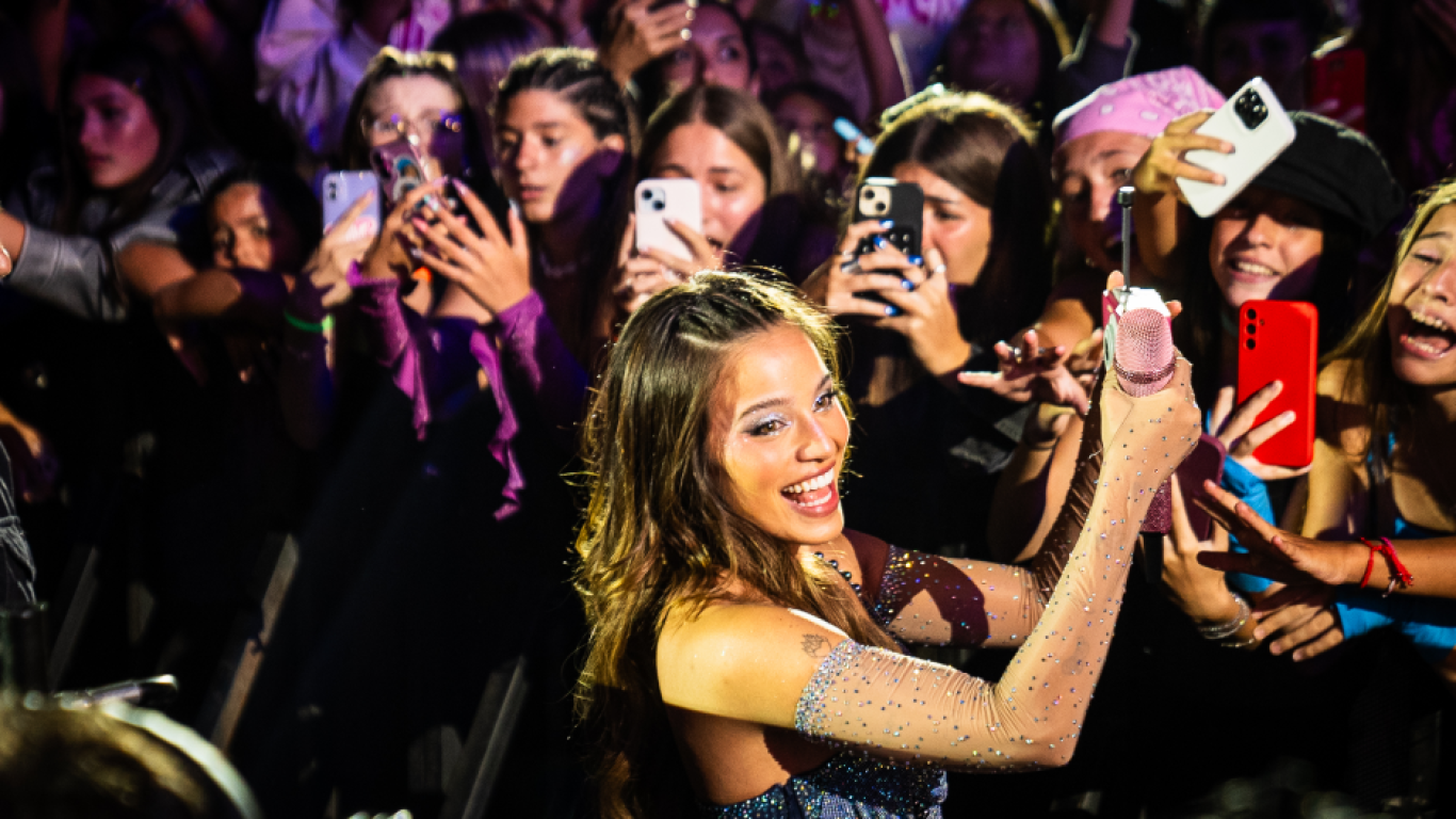 Emilia Mernes se defendió contra la exigencia de perfección